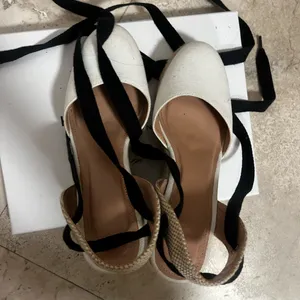 Elegant White Espadrille Wedge Sandals Size 7 thumbnail 6