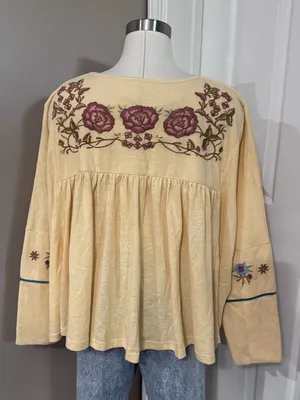 Boho Floral Embroidered Babydoll Top Bell Sleeve Easel L NWT thumbnail 4