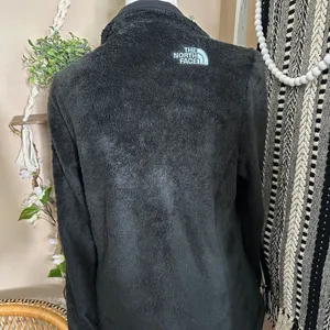 The North Face Black/Lavender Purple Plush Fleece Fuzzy Zip Up Jacket thumbnail 4