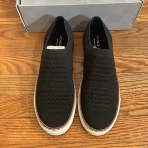 Vince Camuto Keamalla Knit Slip-On Sneakers Black Women's 11M NWT‎ thumbnail 2