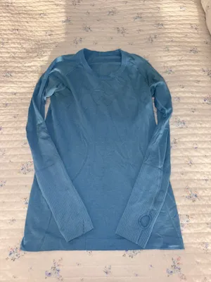 Long Sleeve Lululemon Swiftly Tech thumbnail 2
