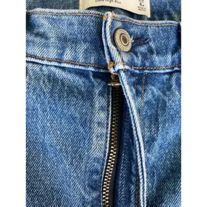 Abercrombie Curve Love 90s Straight Jeans 28/6R Ultra High Rise thumbnail 4