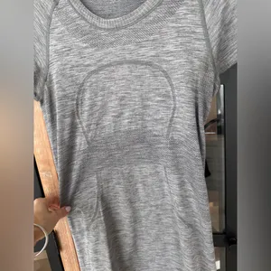 Lululemon Swiftly Tech Short Sleeve Crew tee Slate White workout running train thumbnail 8
