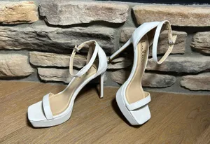 Lulus Size 7.5  bridal engagement heels thumbnail 4