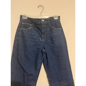 Madewell The Relaxed Bootcut Jean in Pleasantville Wash Size 25 thumbnail 7