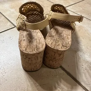Aerosoles Natural Raffia Woven Block Cork Heel Platform Sandals like New Sz 9.5 thumbnail 11