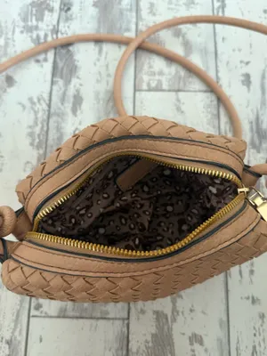 tan crochet purse thumbnail 5