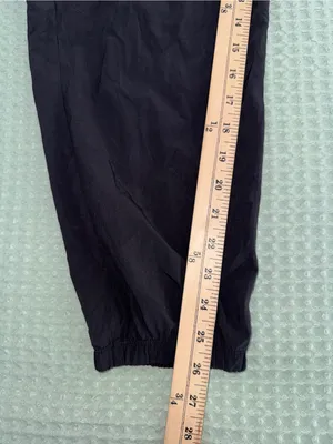 Vuori Women's Villa Cargo Jogger size Small thumbnail 2