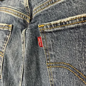 Levi’s 70’s High Flare Manufactured Distressed blue denim jeans size 27 thumbnail 6