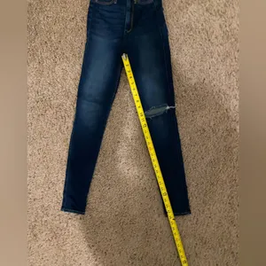 Abercrombie & Fitch Distressed Womens Jeans size 0 / W25 thumbnail 9