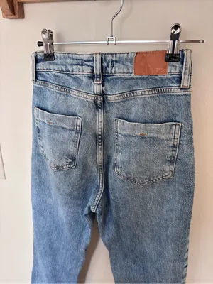 Zara Straight Leg Denim Jeans – Size 0 thumbnail 3