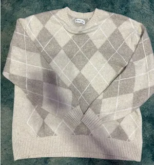 Hollister Sweater thumbnail 1
