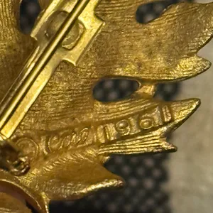 Vintage Coro 1961 golden leaf brooch thumbnail 5