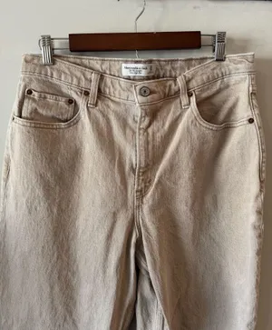 Abercrombie & Fitch Curve Love High Rise 90s Straight Jean thumbnail 3