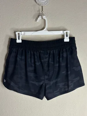 Vuori Clementine Short Black Watercolor Camo VW304 size medium thumbnail 2