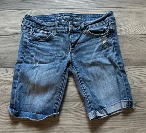 Y2K American Eagle Bermuda Jean shorts thumbnail 1
