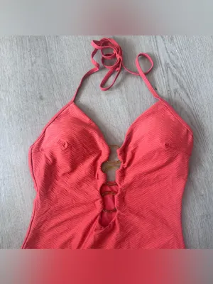 Cupshe NEW One Piece Halter Swimsuit Women’s Medium Deep Plunge Rings thumbnail 2