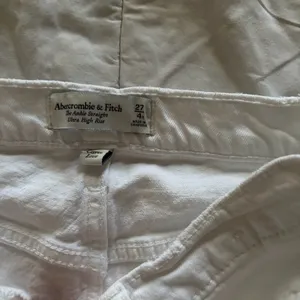 Abercrombie the ankle straight ultra high rise white denim jeans curve love thumbnail 3
