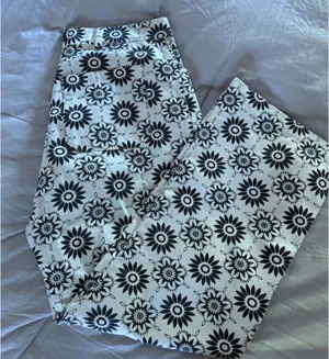 Rolla's High-Rise Kick Flare Jeans thumbnail 2