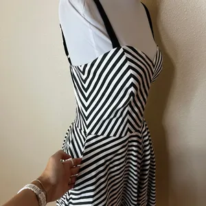 Vixen by Micheline Pitt Dollface Dress Black White Chevron stripe WOMENS LARGE thumbnail 4