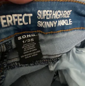 High waisted skinny jeans Size 0 thumbnail 2