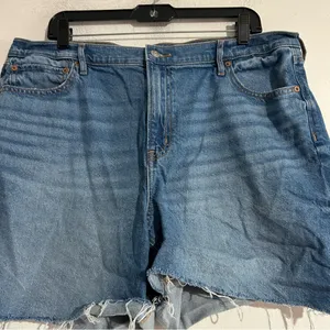 American Eagle Relaxed Denim Jean Shorts Medium Wash Size 16 Casual Summer thumbnail 5