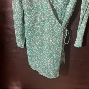 East Order Green Gizele Botanical-Print Mini Wrap Dress‎ Size Medium thumbnail 5
