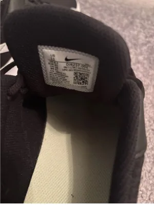 Nike Black with White Swoosh Lightweight Shorts Sneakers thumbnail 6
