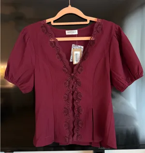 Vestique Button-Up Top thumbnail 1