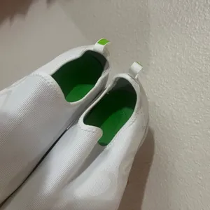OOFOS OOmg Sport Low recovery slip-on shoes in white US9 / 40 thumbnail 3