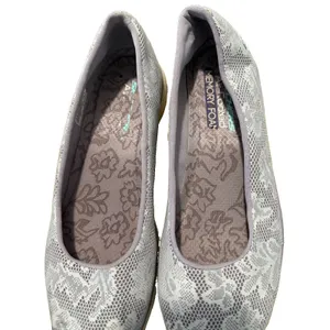 Skechers Memory Foam Women Floral Knit SlipOn Ballet Flats Comfort Lavender Grey thumbnail 6