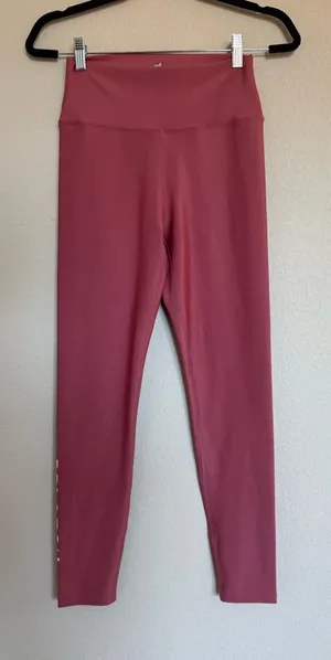 NEW Peloton Solid Flex Leggings Pink‎ Activewear Workout Gym Cycling Pants NWT thumbnail 1