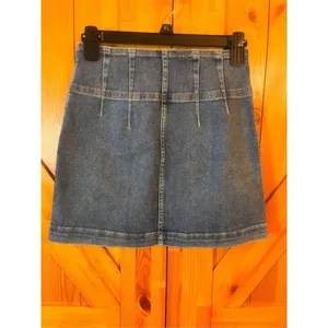 Free People We The Free Mini Denim Skirt Size 26 Stretch Front Zipper (3585) thumbnail 2