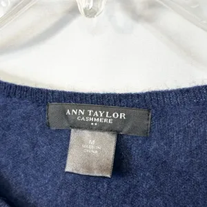 Ann Taylor Medium Cashmere Sweater Navy‎ Blue Scoop Neck Pullover Old Money 1670 thumbnail 3