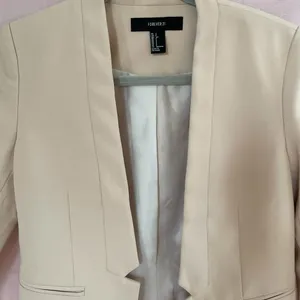 MOVING SALE!! Tan forever 21 blazer thumbnail 3