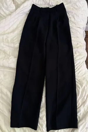 Aritzia Effortless Pants thumbnail 1