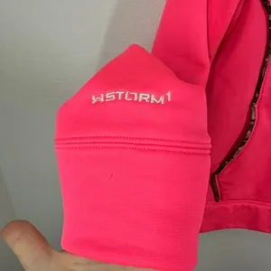 Under Armour Women's‎ Size Small Hooded Sweatshirt Neon Pink Real Tree Camo Logo thumbnail 2