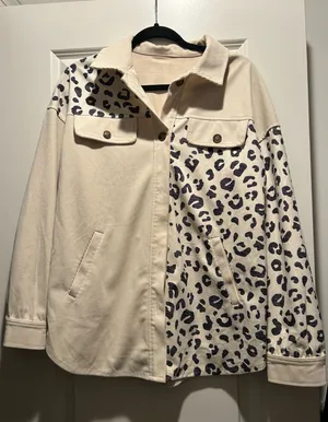 Boutique leopard print Shacket Tan Size M thumbnail 1