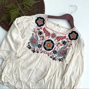 Entro Women’s Shirt Blouse Beige Floral Embroidered 3/4 Sleeve Medium thumbnail 1