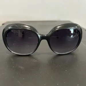 Black Sunglasses thumbnail 9
