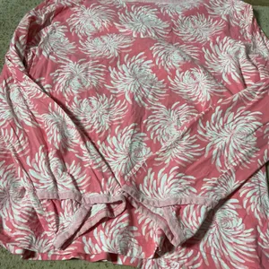 Garnet Hill Cottagecore Large Cotton Pink Floral Chrysanthemum Faux‎ Wrap Top thumbnail 7