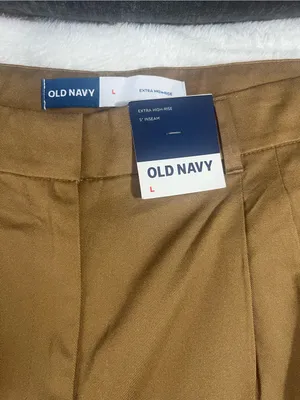 Old Navy Women's Tan Pleated High-Waist Bermuda Shorts thumbnail 3