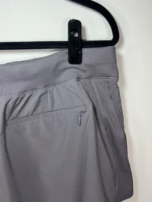 Athleta Brooklyn Shorts Silver Bells Gray Pockets Activewear Travel Hiking Sz 14 thumbnail 8