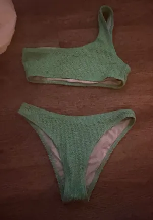 Amazon Swimsuit thumbnail 1
