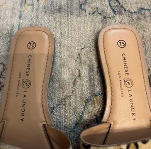 Chinese Laundry Cheetah Print Sandals thumbnail 2