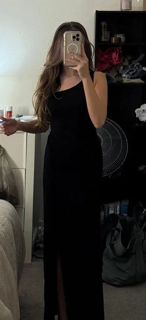 Windsor Formal Black Maxi Dress thumbnail 1