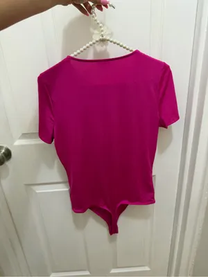 Express Size Medium Body Contour Bodysuit Womens Short Sleeve May Be Hot Pink thumbnail 6
