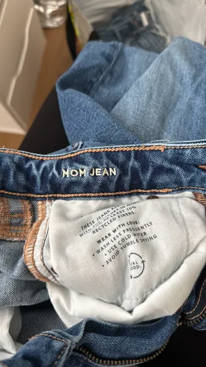American Eagle Jeans thumbnail 2
