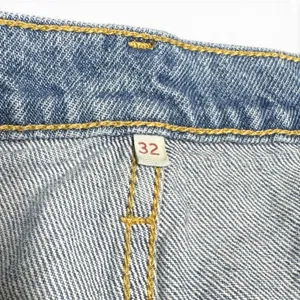 Levi's Cotton Distressed Ripped Grunge Denim Jean Skirt 32 thumbnail 3