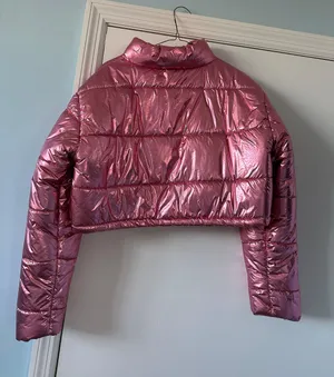Boutique Cropped Pink Puffer Jacket thumbnail 3